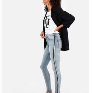 💥NWT💥 Express Denim Perfect Frayed Hem Jeggings